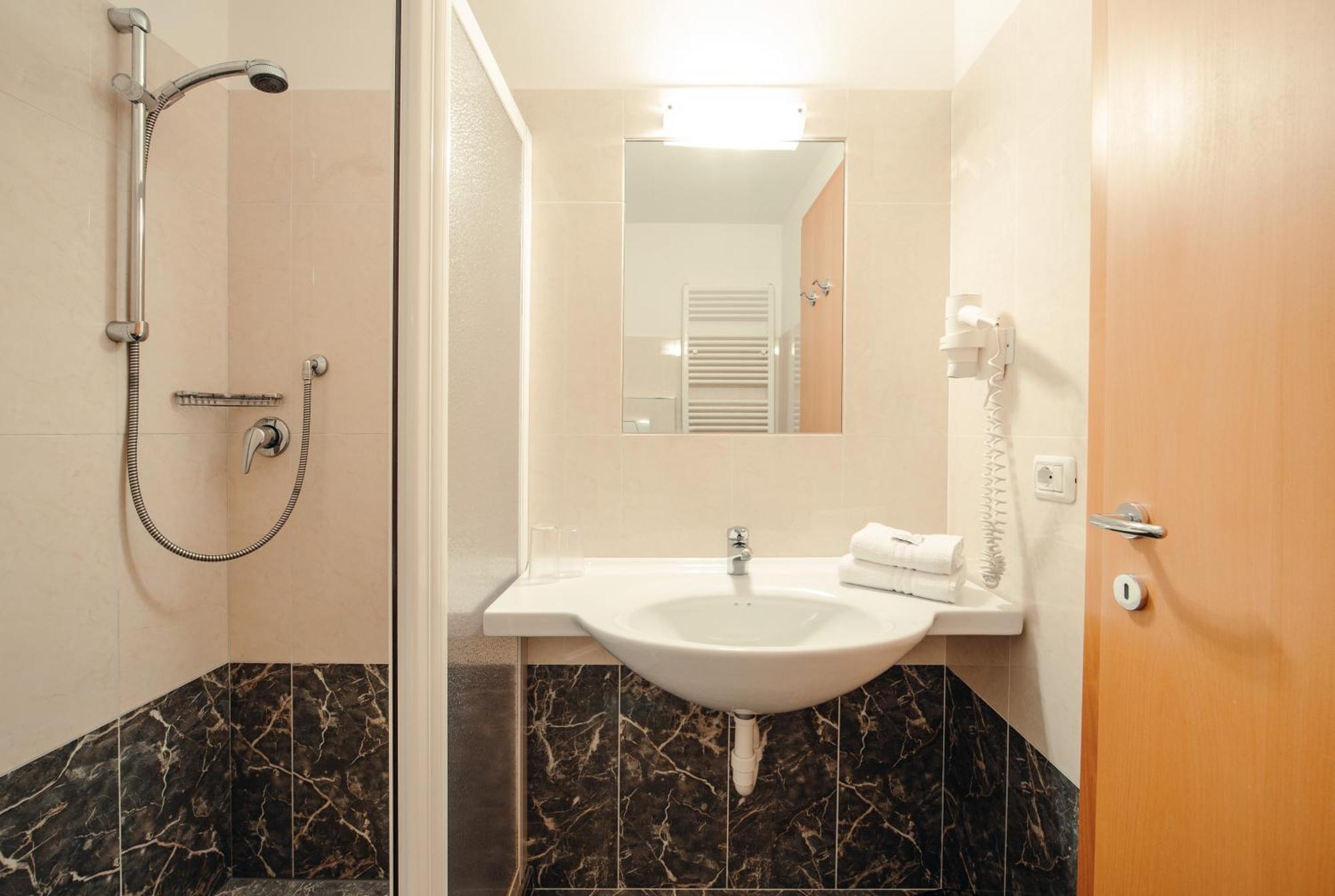 Hotel Ludwigshof & Luvina Trodena Szoba fotó